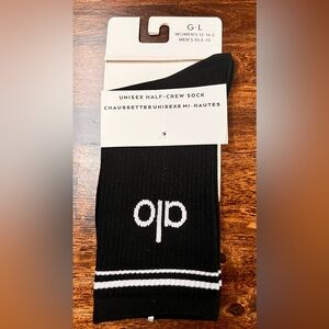 ALO Unisex Black Half-Crew Socks